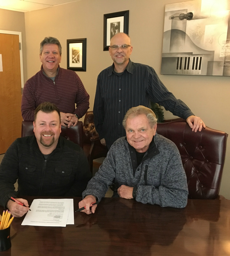 Steve Ladd signs with Crossroads