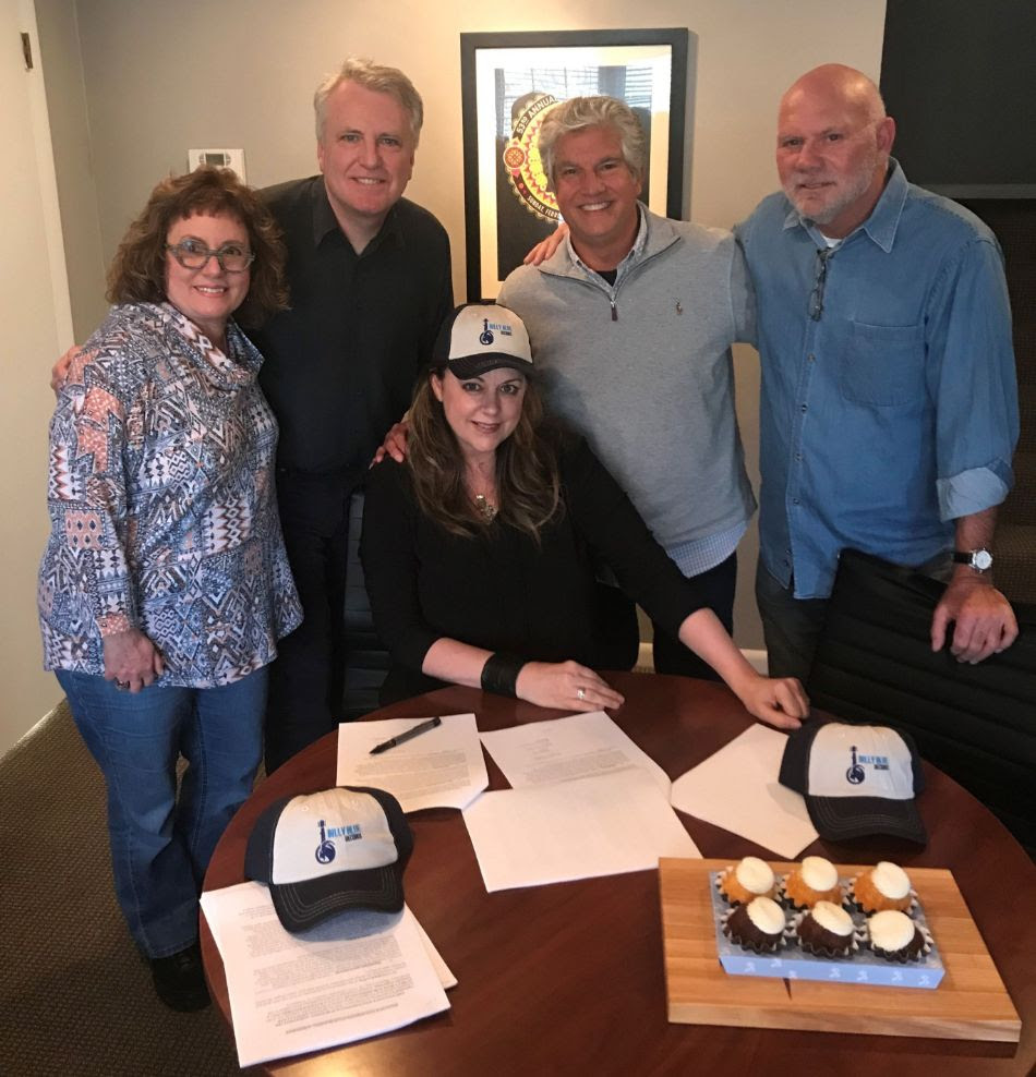 Donna Ulisse signs with Billy Blue Records